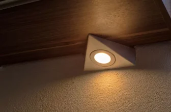 Transformando espacios con una colocación de luz creativa