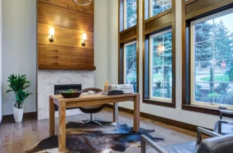 ¿Cómo se pueden colocar los muebles para maximizar la luz natural?